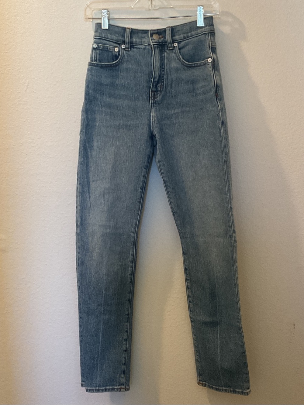 Madewell High-Rise Jeans in Faded Blue Wash 30 inch inseam